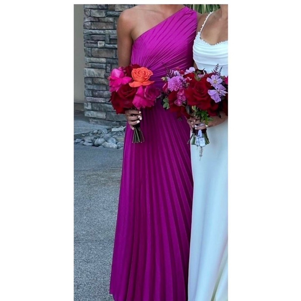 Abercrombie One-Shoulder Pleated Dress